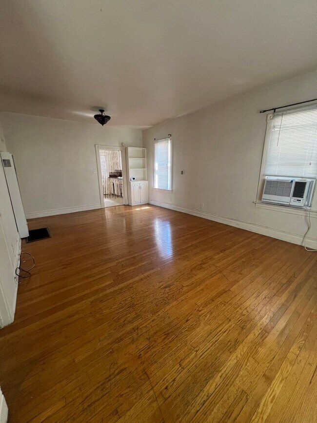 Foto del edificio - One bedroom apartment in downtown Riverside!