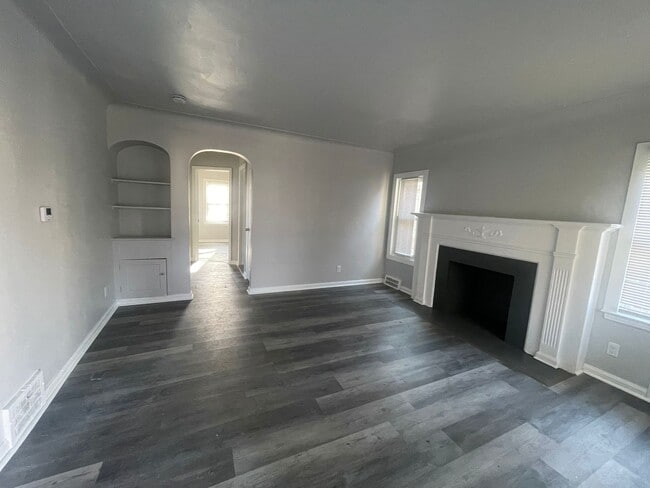 Foto del edificio - 13681 Castleton St