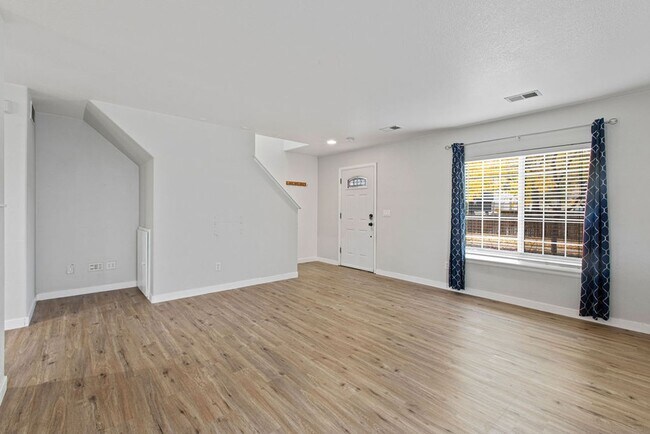 Building Photo - 4 Bedroom Home in Southwest Fort Collins