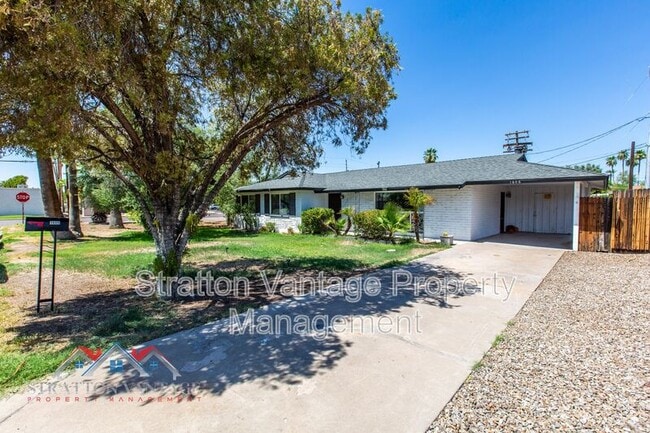 Building Photo - 1606 E Sierra Vista Dr