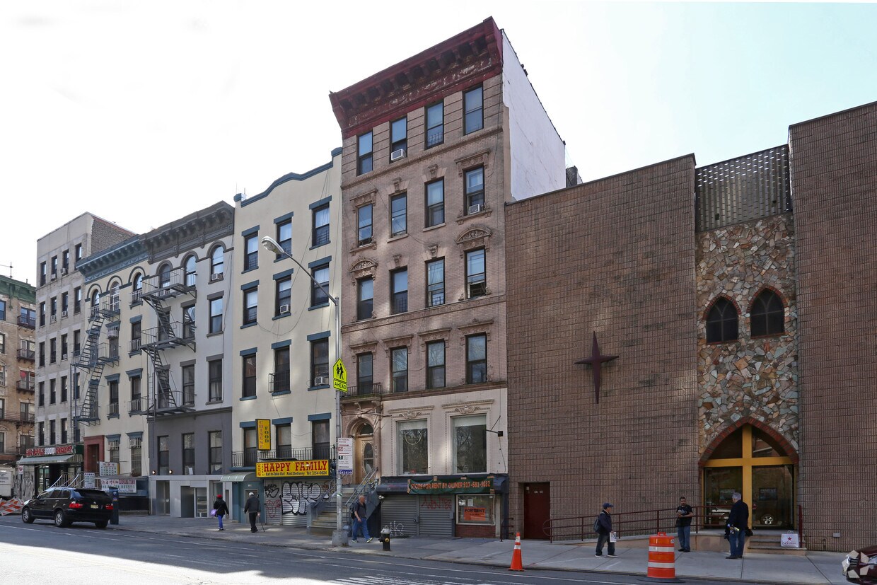 Foto del edificio - 211 E Broadway