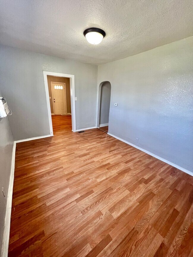 Foto del edificio - New Listing!! 2 Bedroom 1 Bathroom!!