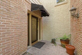 Building Photo - 10125 Valley Forge Dr