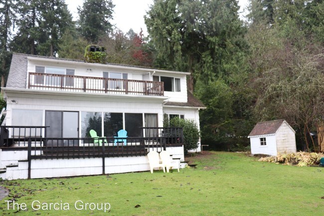 Building Photo - 4 br, 2.5 bath House - 1667 Lake Front Road