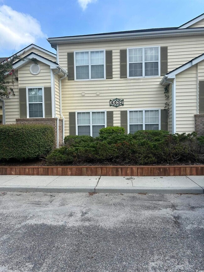 Building Photo - 4432 Montrose Ln