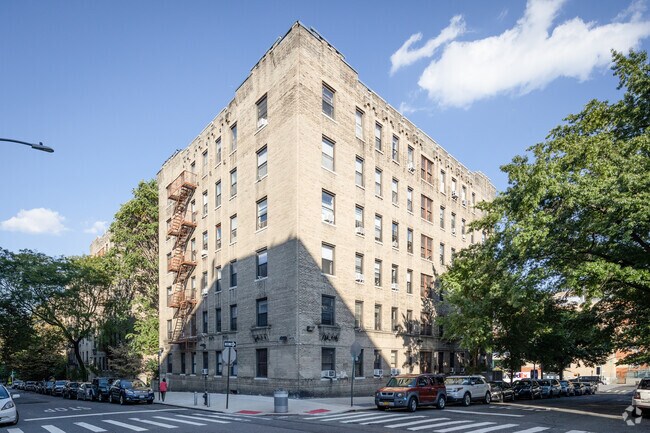 Building Photo - 105-115 Bennett Ave