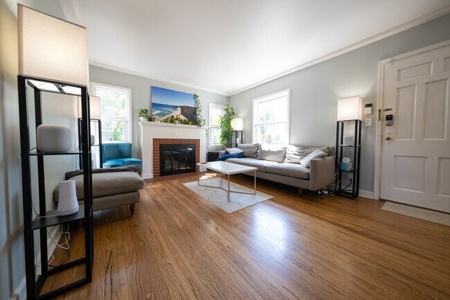 Foto del edificio - 236 N Washburn Ave