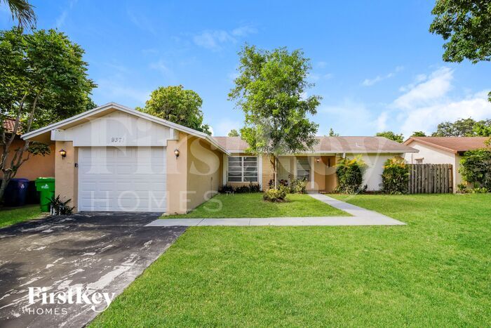 Foto principal - 9371 Northwest 35th Manor
