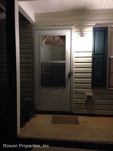 Primary Photo - 302-308 Foster Ln