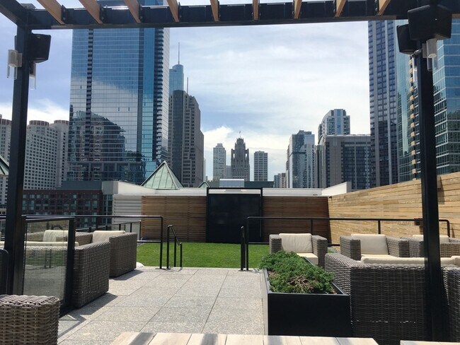 Foto del edificio - 502 E Illinois St