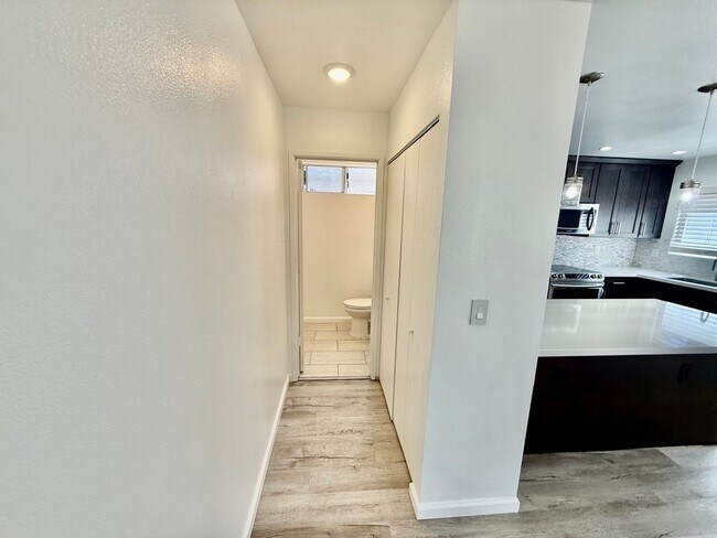 Building Photo - Beautifully Renovated 3BR/2.5BA Home with ...