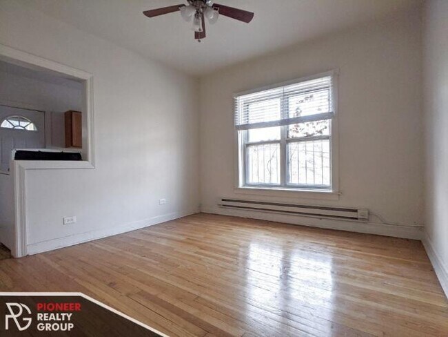 Foto del edificio - 1 bedroom in CHICAGO IL 60657