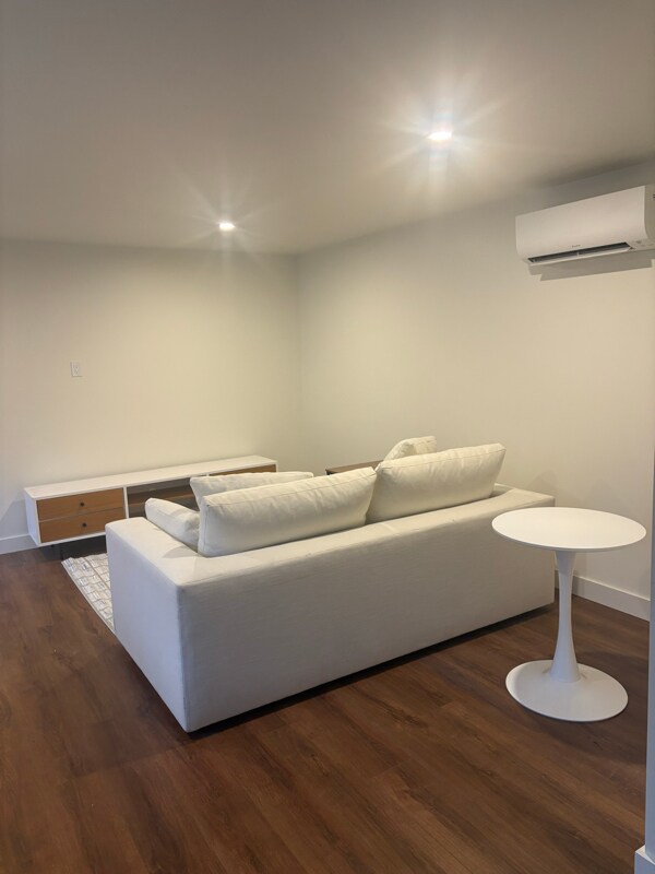 Foto del edificio - 5012 Pentridge St