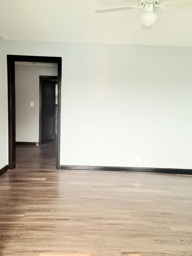Building Photo - 1056 McBride Dr