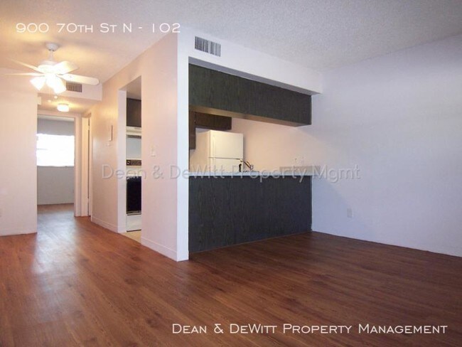 Foto del edificio - 900 70th St N