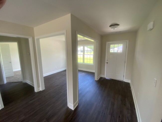 Building Photo - Brand New Home!!