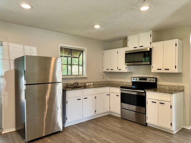 Foto del edificio - Updated 3 Bed Ranch on Quiet Cul-de Sac!