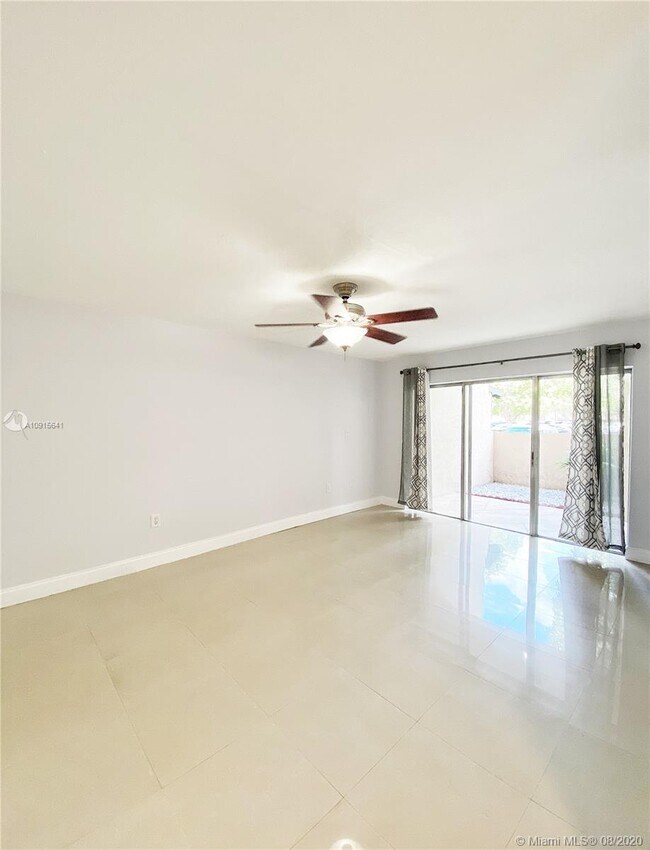Building Photo - 10651 SW 108th Ave