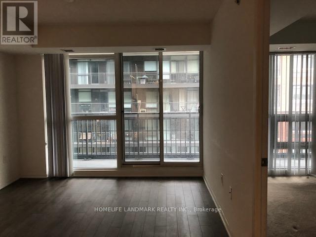 Building Photo - 3091-3091 Dufferin St