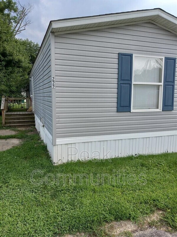 222 Shady Brook Hts, Greenwood, IN 46142 House Rental in Greenwood