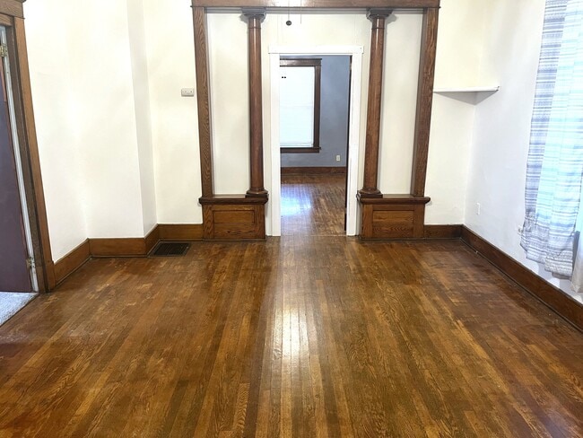 Building Photo - 1605 Chestnut St