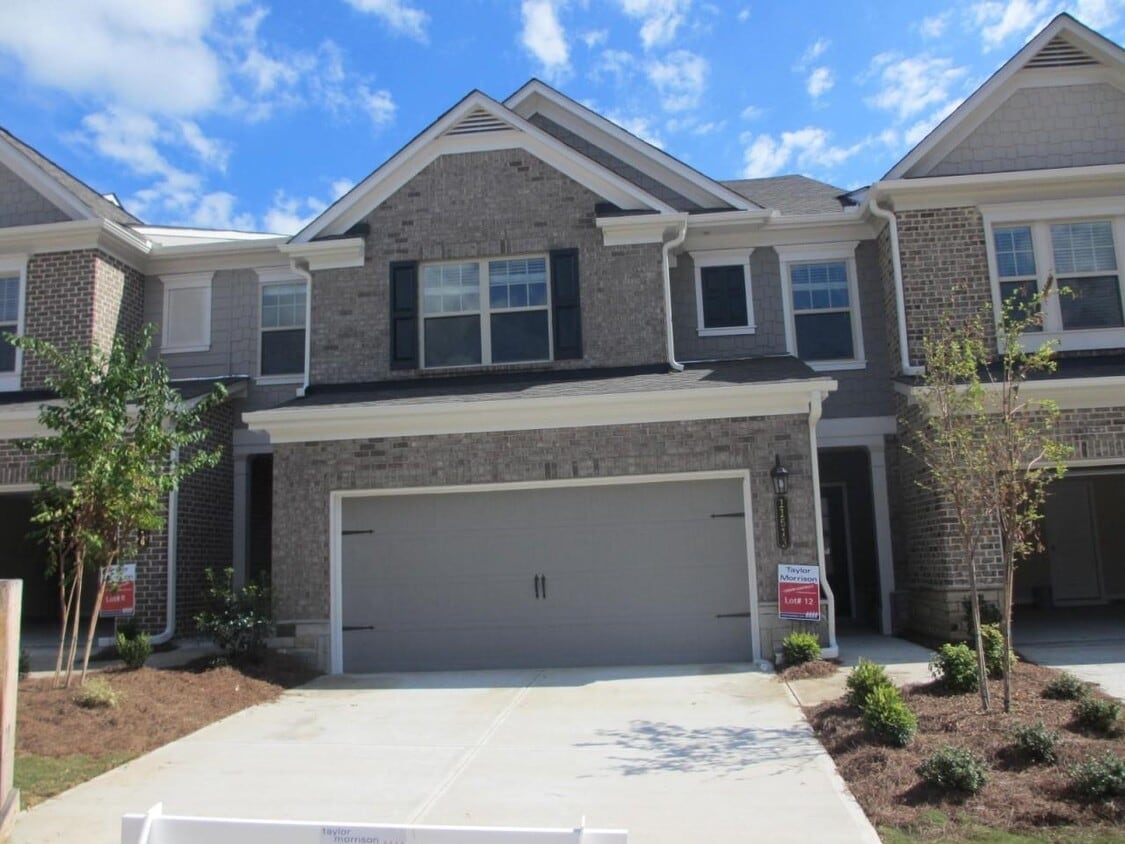 11601 Davenport Ln, Johns Creek, GA 30097 Room for Rent in Johns