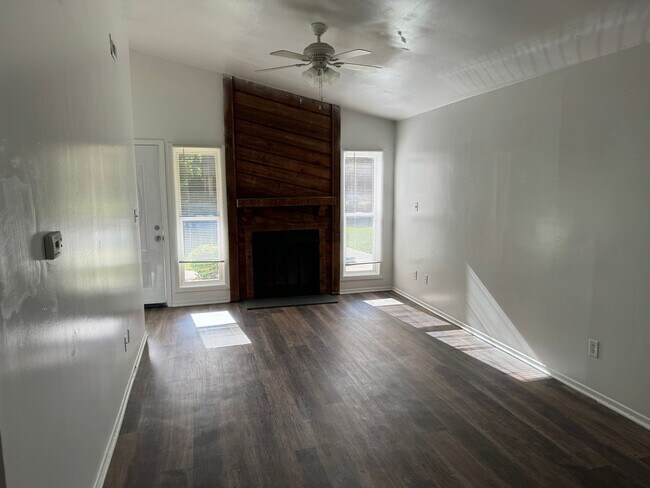Foto del edificio - 126 Twin Wood