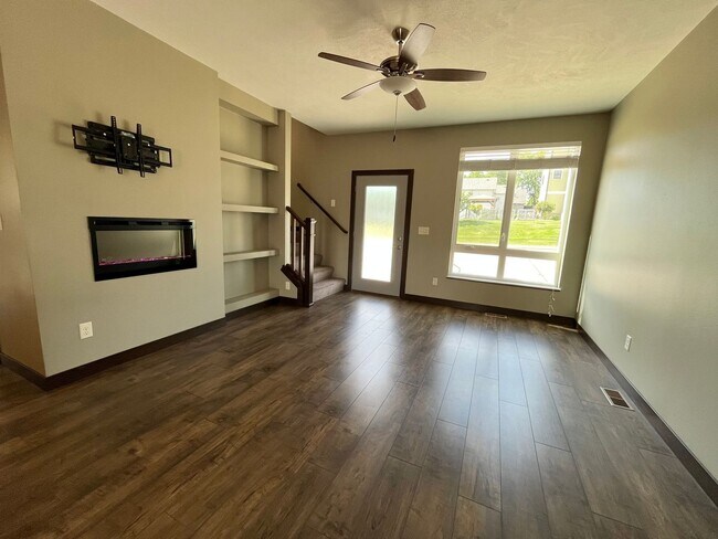 Foto del edificio - 3 Bed/2.5 Bath Townhome in Downtown Sioux Falls!!