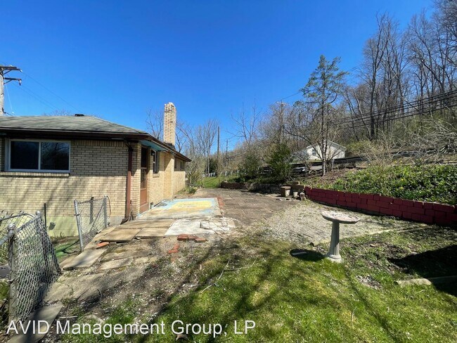 Building Photo - 3 br, 1 bath House - 2576 Pitcairn Rd