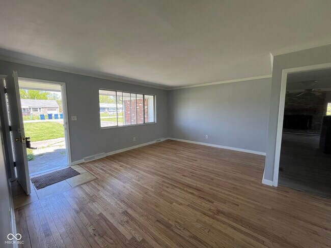 Foto del edificio - 3751 W 97th St