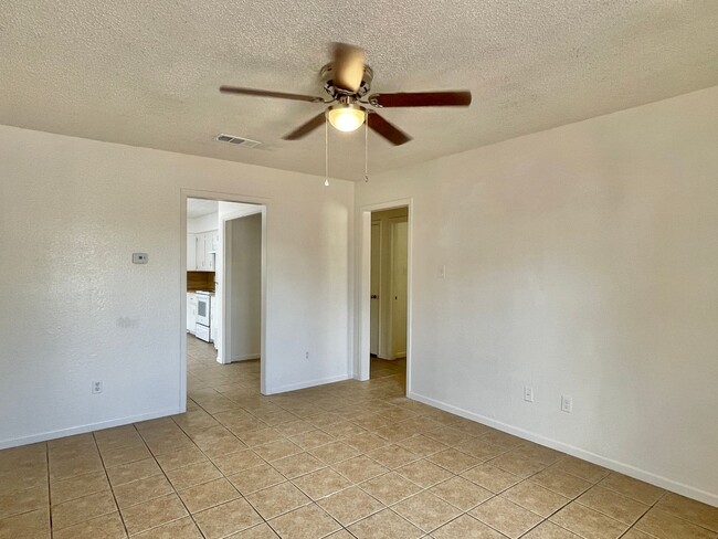 Building Photo - 219 E. Beeline
