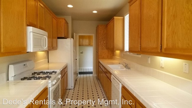 Building Photo - 203 Esposti Meadows Way