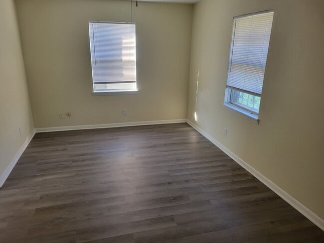 Bedroom - 1609 N W S Young Dr