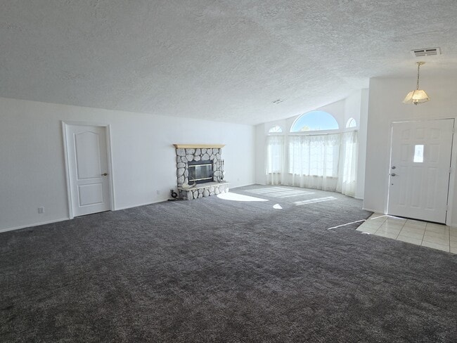 Foto del edificio - 250 Comstock Ave