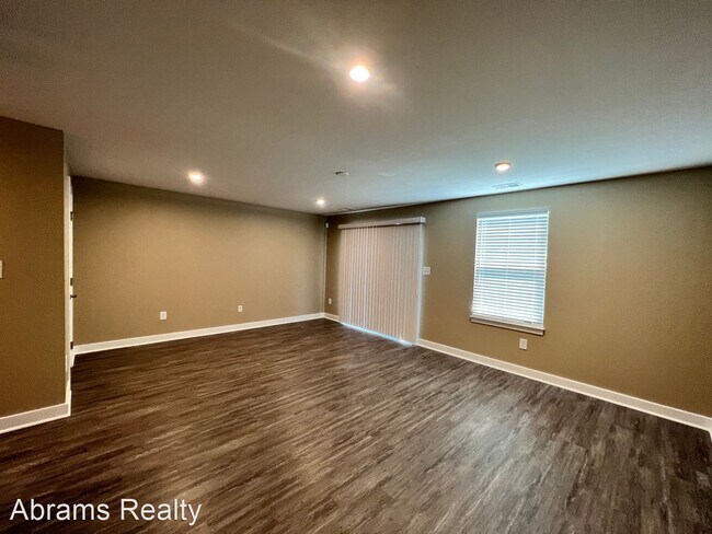 Foto del edificio - 4 br, 2.5 bath House - 541 Westport Street