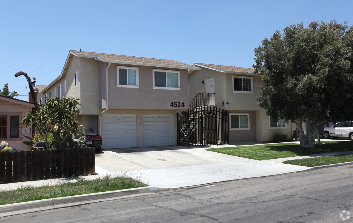 Foto del edificio - 4524-4540 Wilson Ave