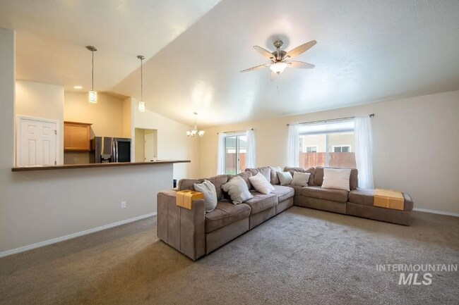 Foto del edificio - 690 SW Miner St