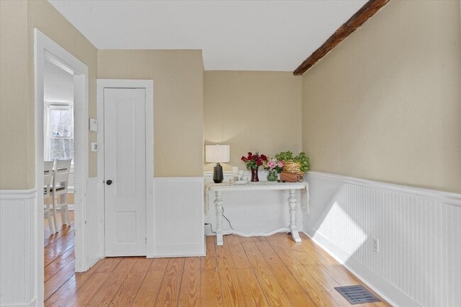 Building Photo - 107 Boston Rd