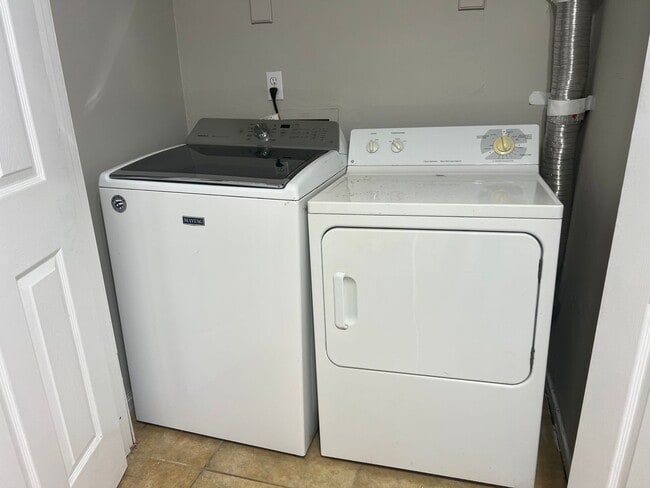 Foto del edificio - 835 Winnetka Ave