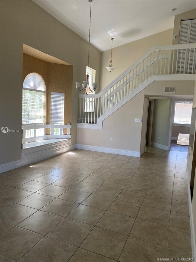 Foto del edificio - 13216 Glenmoor Dr