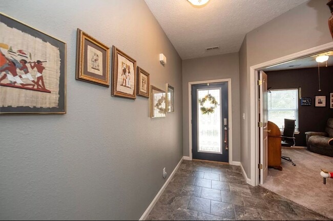 Building Photo - Bridlewood Community