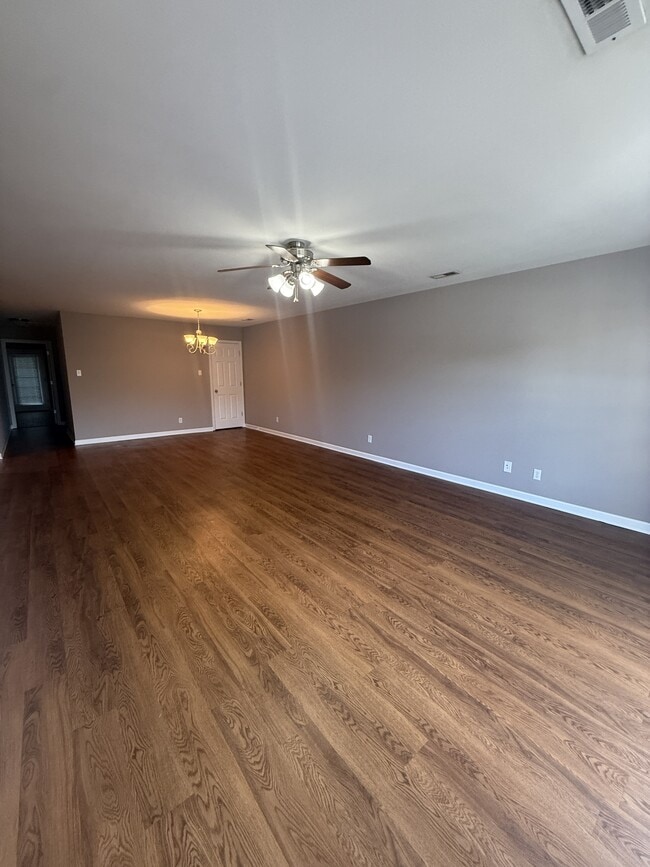 Foto del edificio - 745 Casey Ln