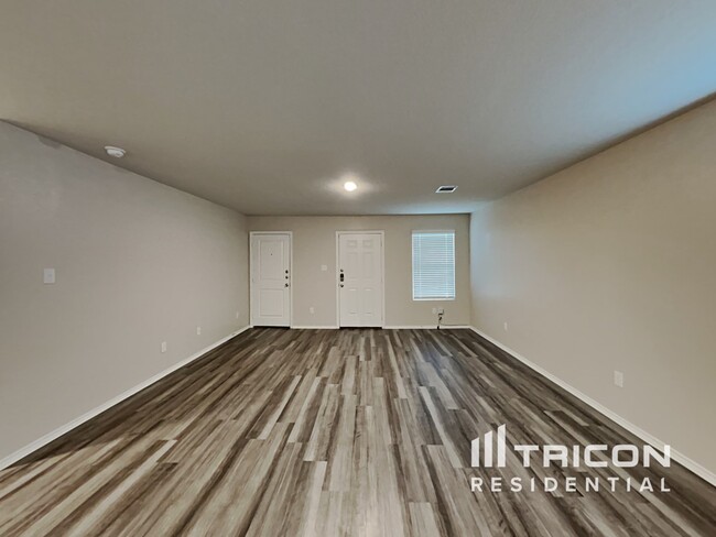 Building Photo - 6526 Beehive Drive San Antonio TX