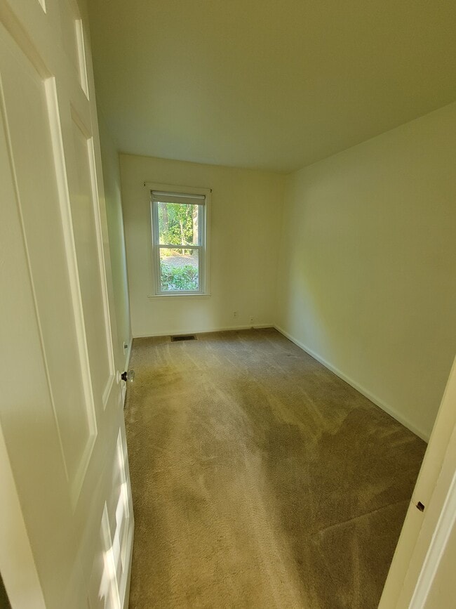 Building Photo - 846 W Huron River Dr