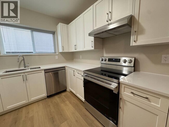 Photo du bâtiment - 21292-21123 123 Ave