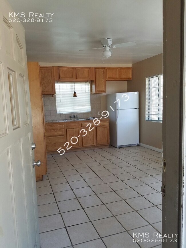 Building Photo - 2 Bedroom  1 Bath (OWNER - AGENT)