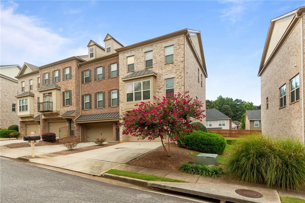 Foto principal - 2744 Blakely Dr NE