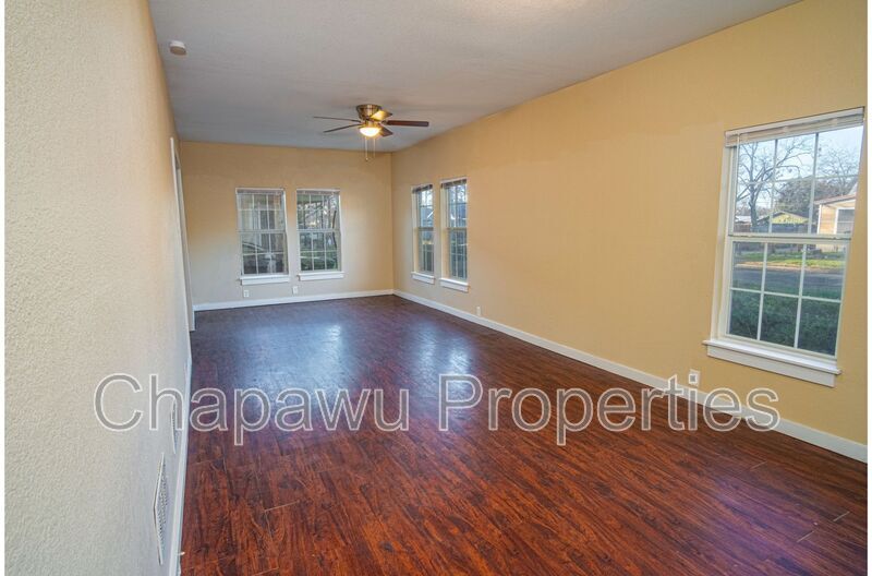 Foto principal - 526 Cooper St