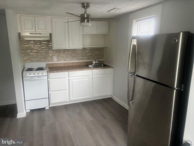 Foto del edificio - 25580 Three Notch Rd