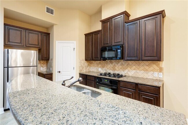 Building Photo - 240 Sunrise Ridge Cove